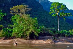 Along the Nam Ou river