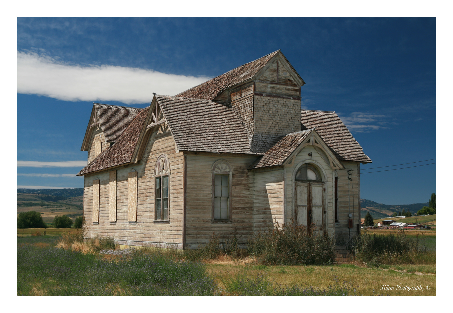 Along the Oregon Trail