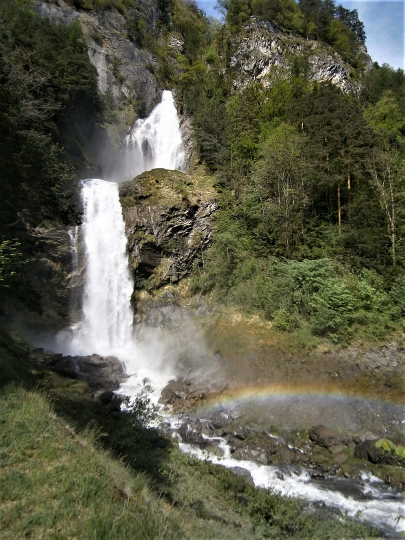 Alpbachfall mit Regenbogen