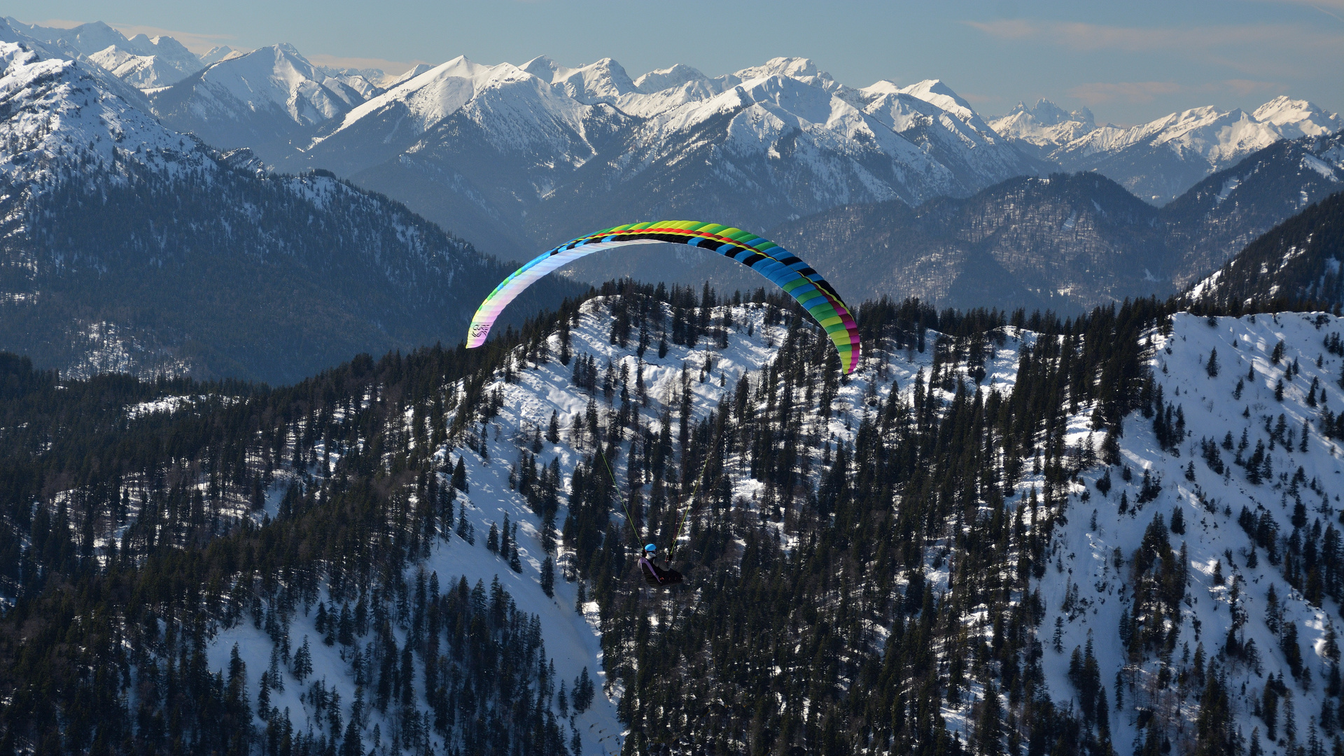 Alpen-Gleitschirmflug