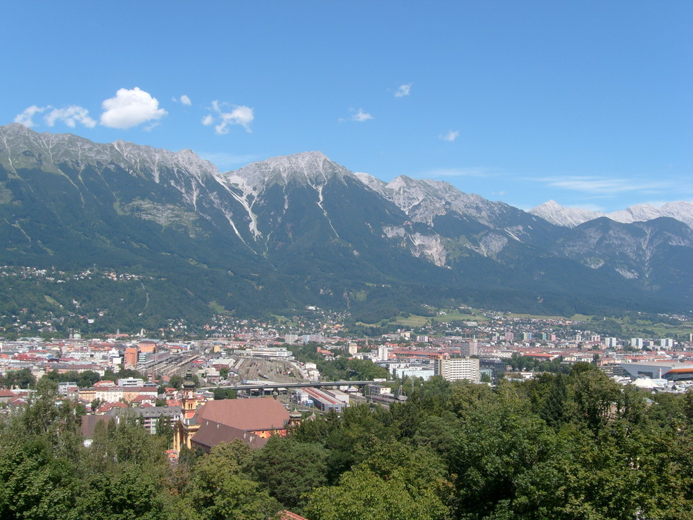 alpen mit blick auf innsbruck