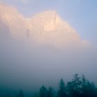 Alpengipfel im Nebel