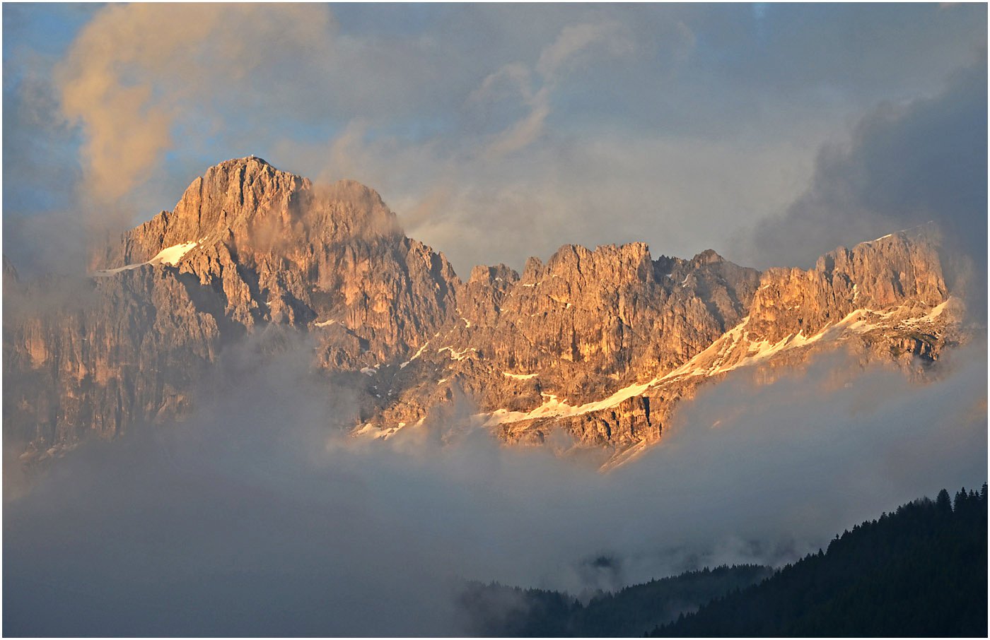 "Alpenglühen" an der Rosengartengruppe / Südtirol