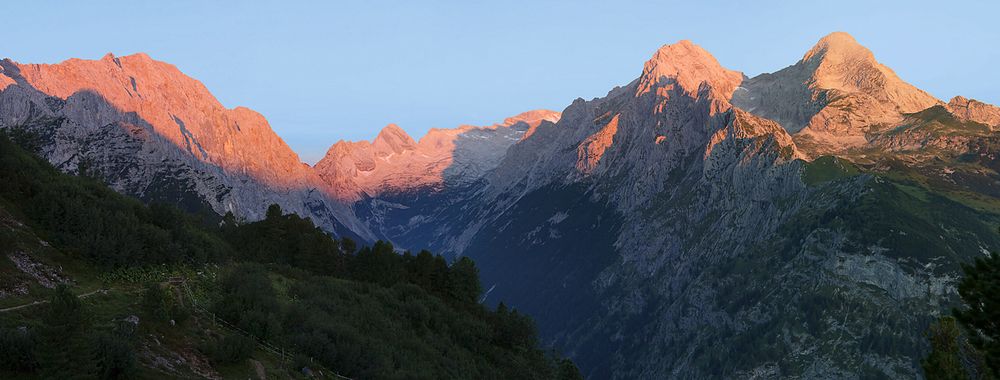 Alpenglühen im Zugspitzmassiv