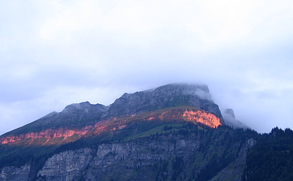 Alpenglühen in Brienz