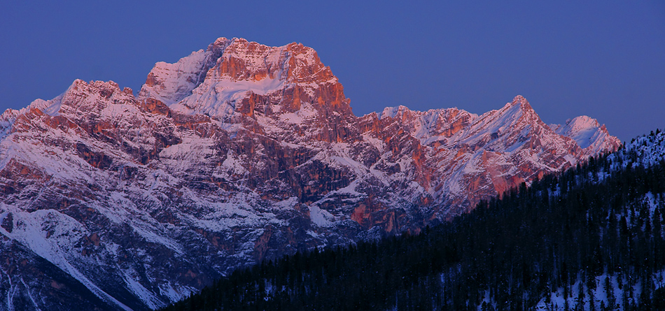 Alpenglühen über den Dolomiten