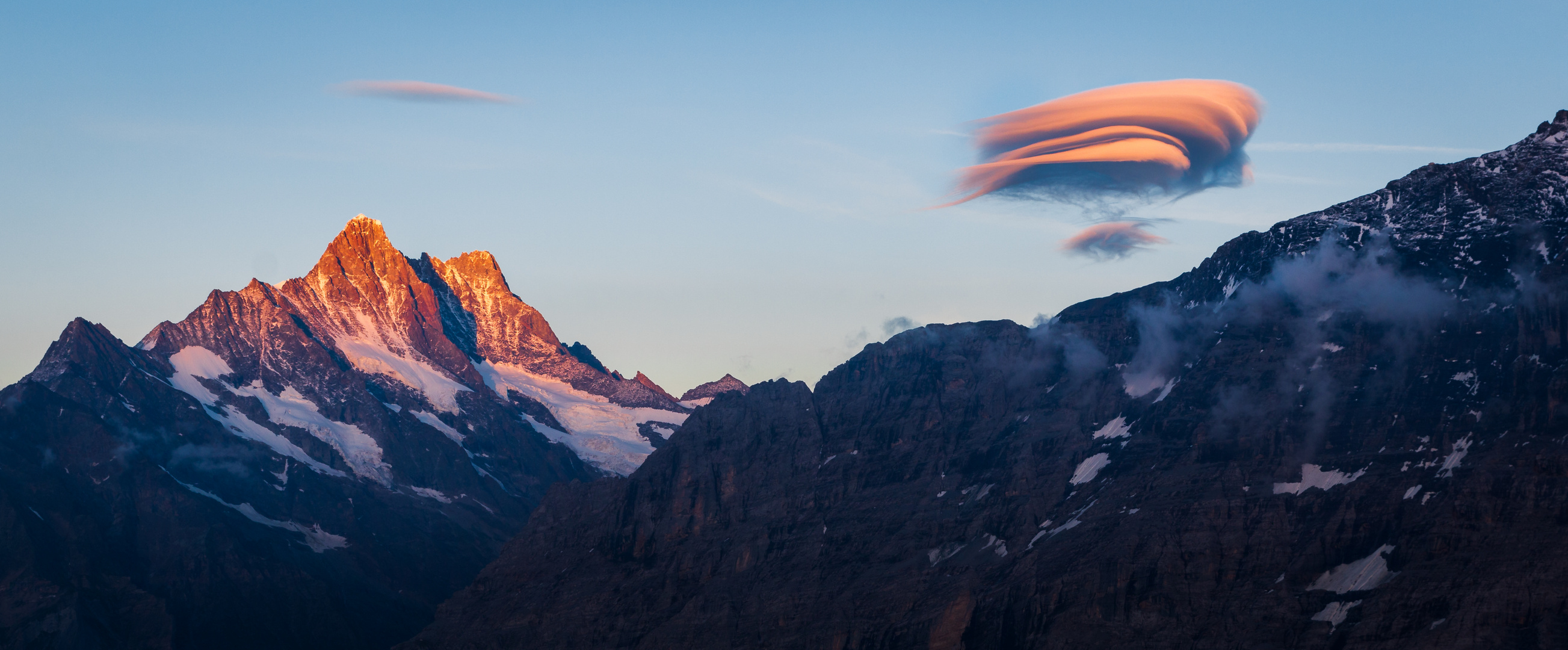 Alpenglühen und Wolkenspiel
