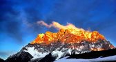 Alpenglühen Zugspitze von lardy 