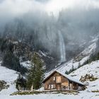 Alpenhütte im Winter 
