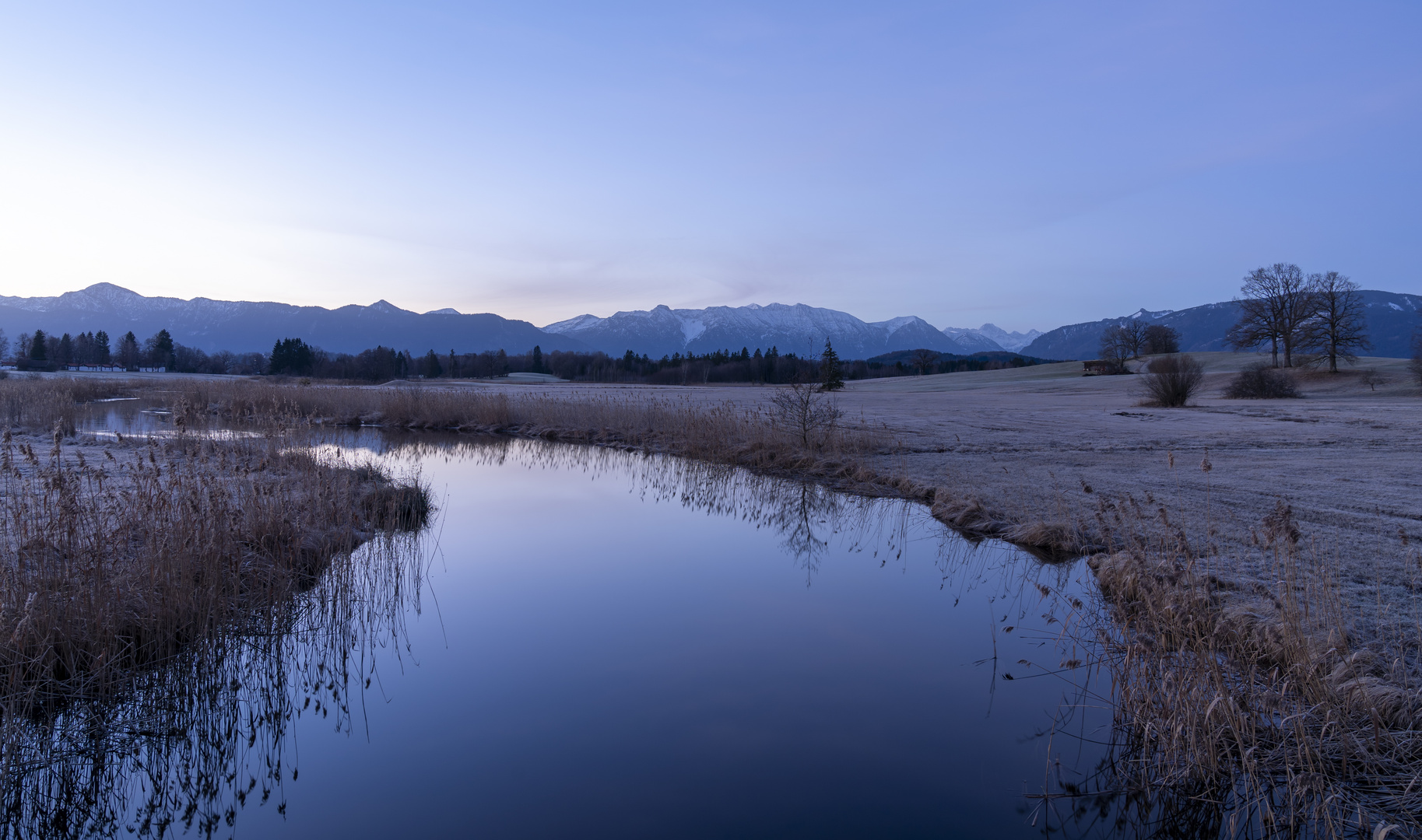 Alpenpanorama am Morgen Uffinger Ache 