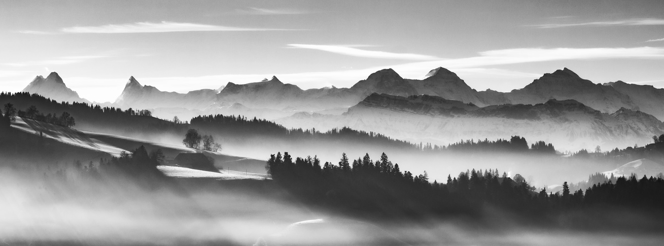 Alpenpanorama monochrom