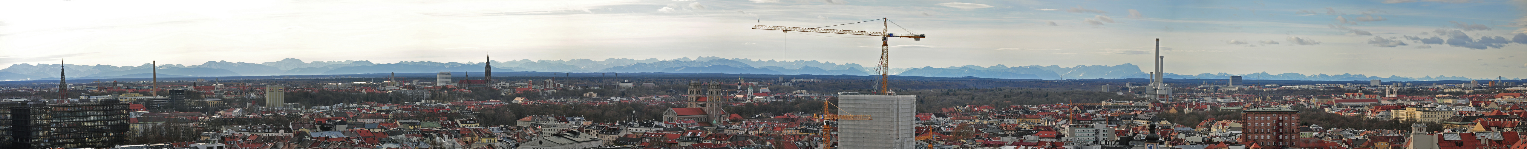 Alpenpanorama vom Münchner "Alten Peter" aus fotografiert