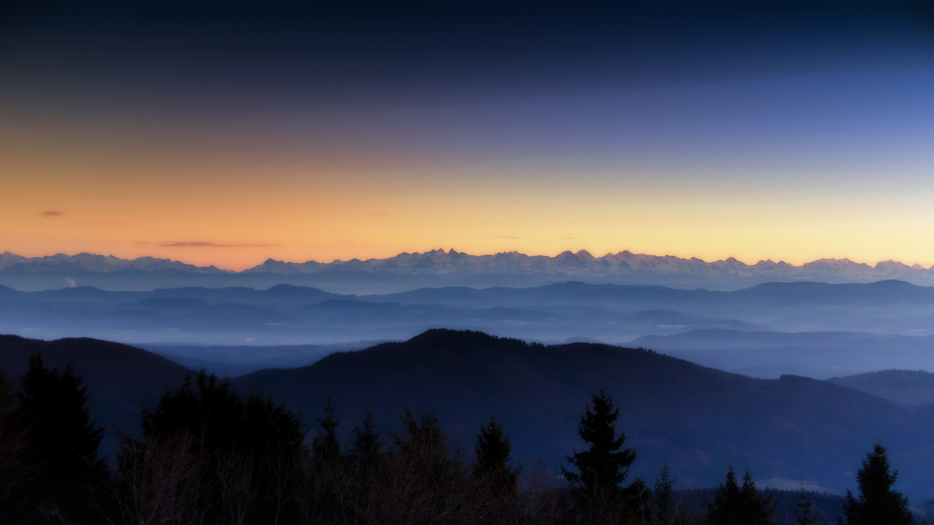 Alpensicht auf dem Hochblauen