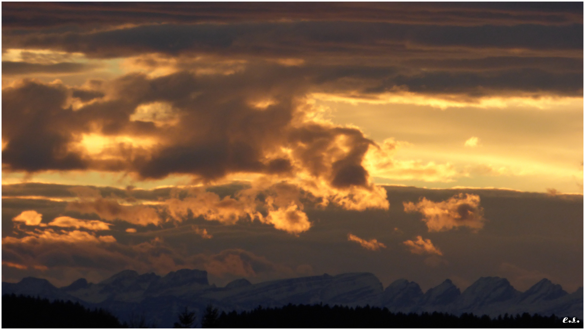  Alpensicht bei Morgenlicht.