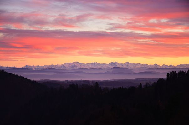 Alpensicht von Adelsberg beim Abendrot