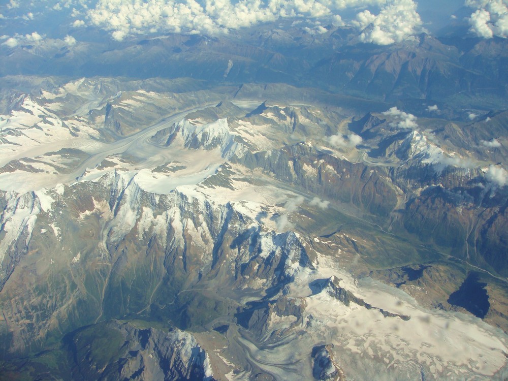 Alpes suizos desde el cielo.......