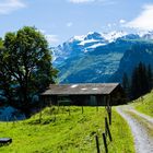 Alphütte und Blümlisalpgruppe