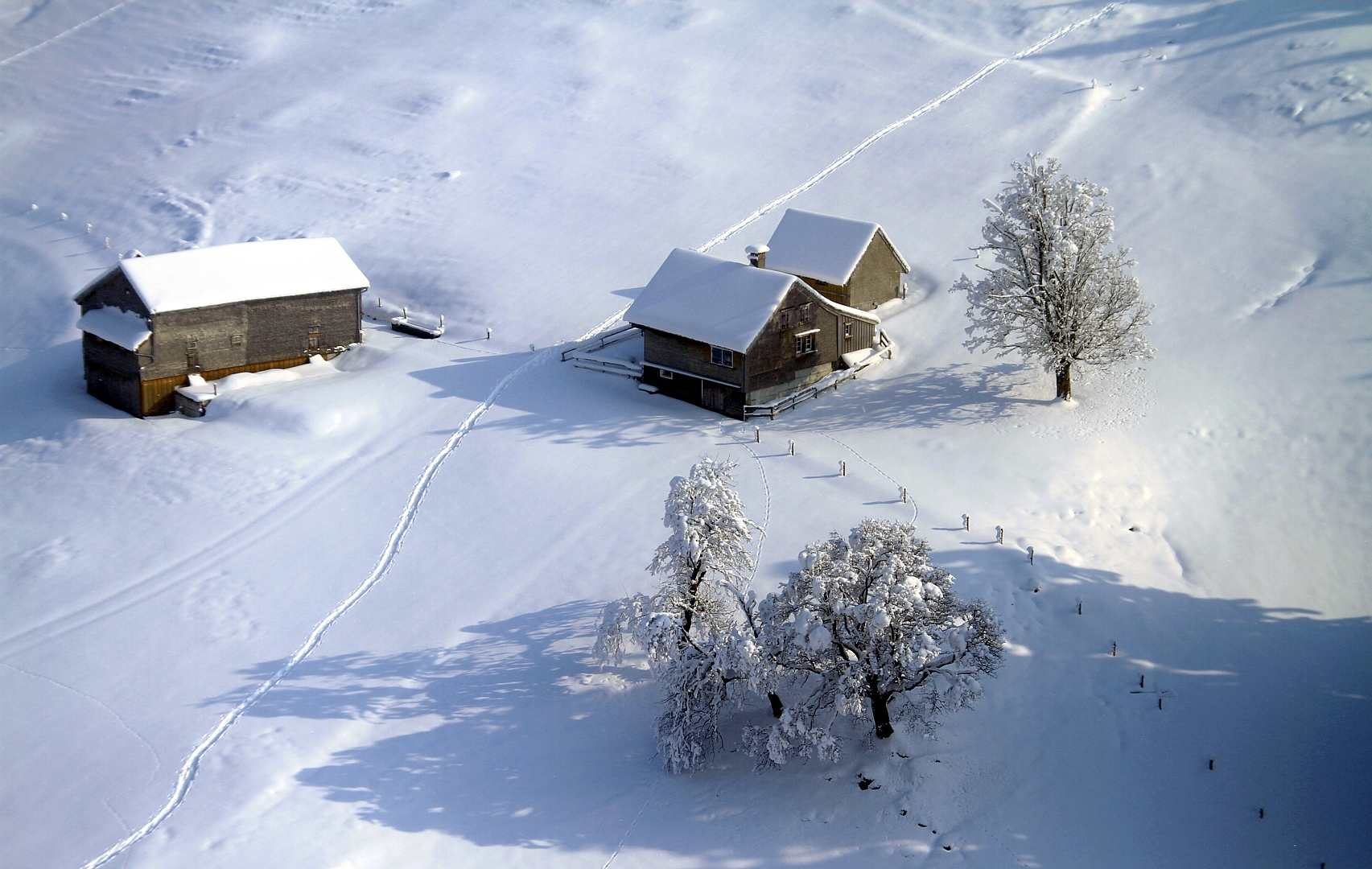 Alphütten im Winter