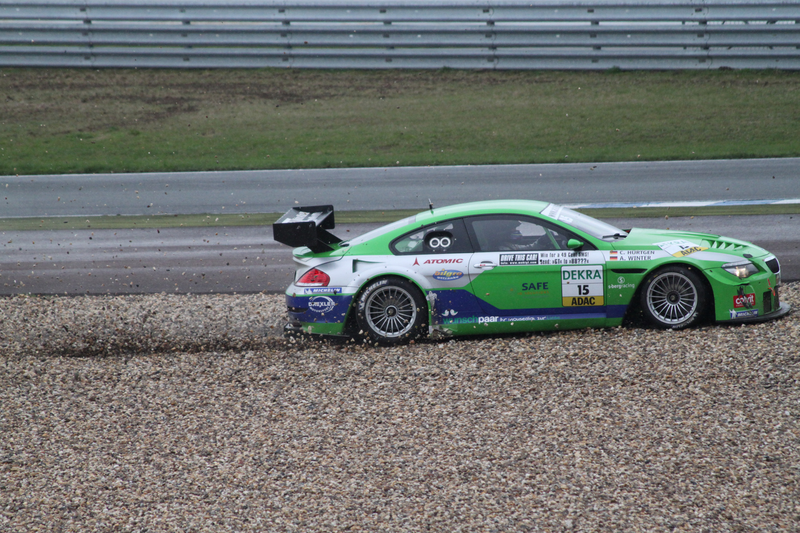 Alpina BMW B6 im Kies von Oschersleben