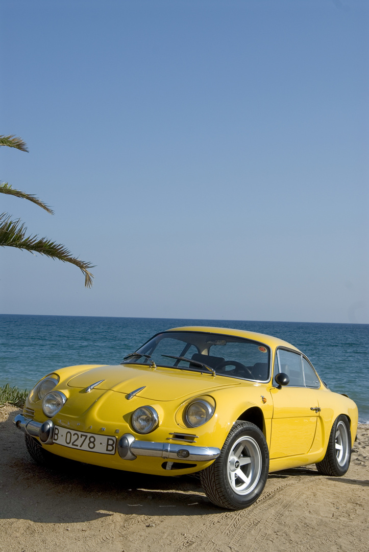 Alpine 1300 en la playa