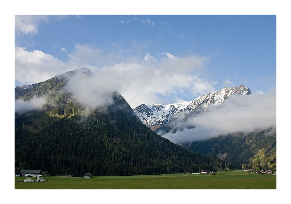 Alpiner Morgenblick aus dem Womofenster