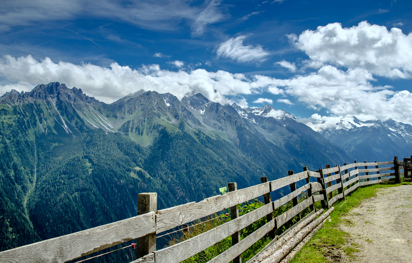 Alpiner Wanderweg