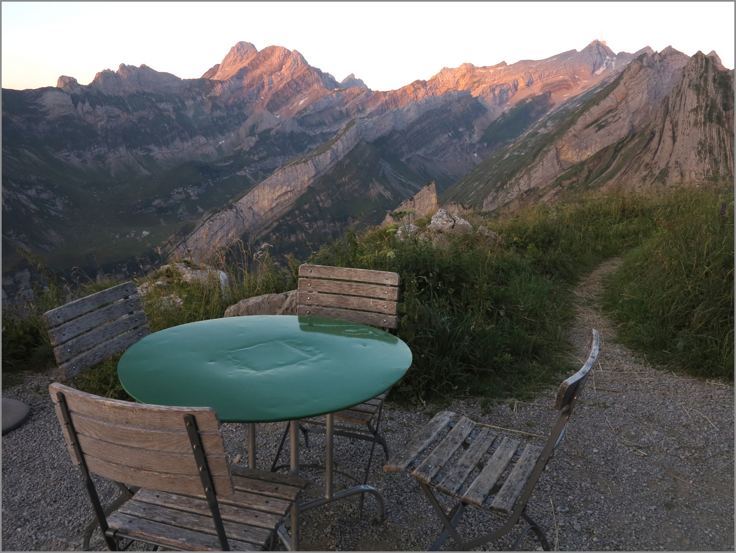 Alpstein im ersten Morgenrot