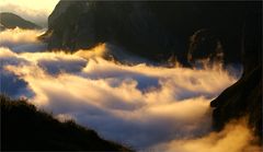 Alpstein-Nessie, genüsslich ein morgendliches Schaumbad nehmend