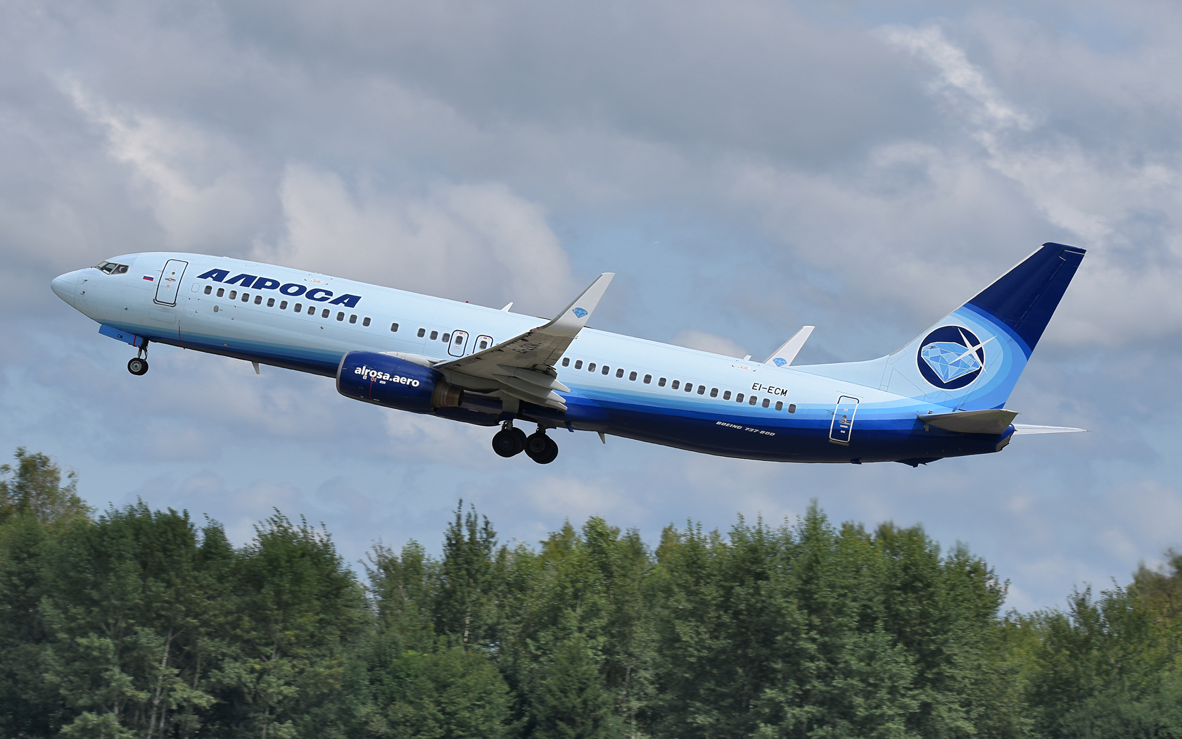  Alrosa Boeing 737-800 EI-ECM