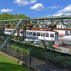 Als die Schwebebahn noch bunt war