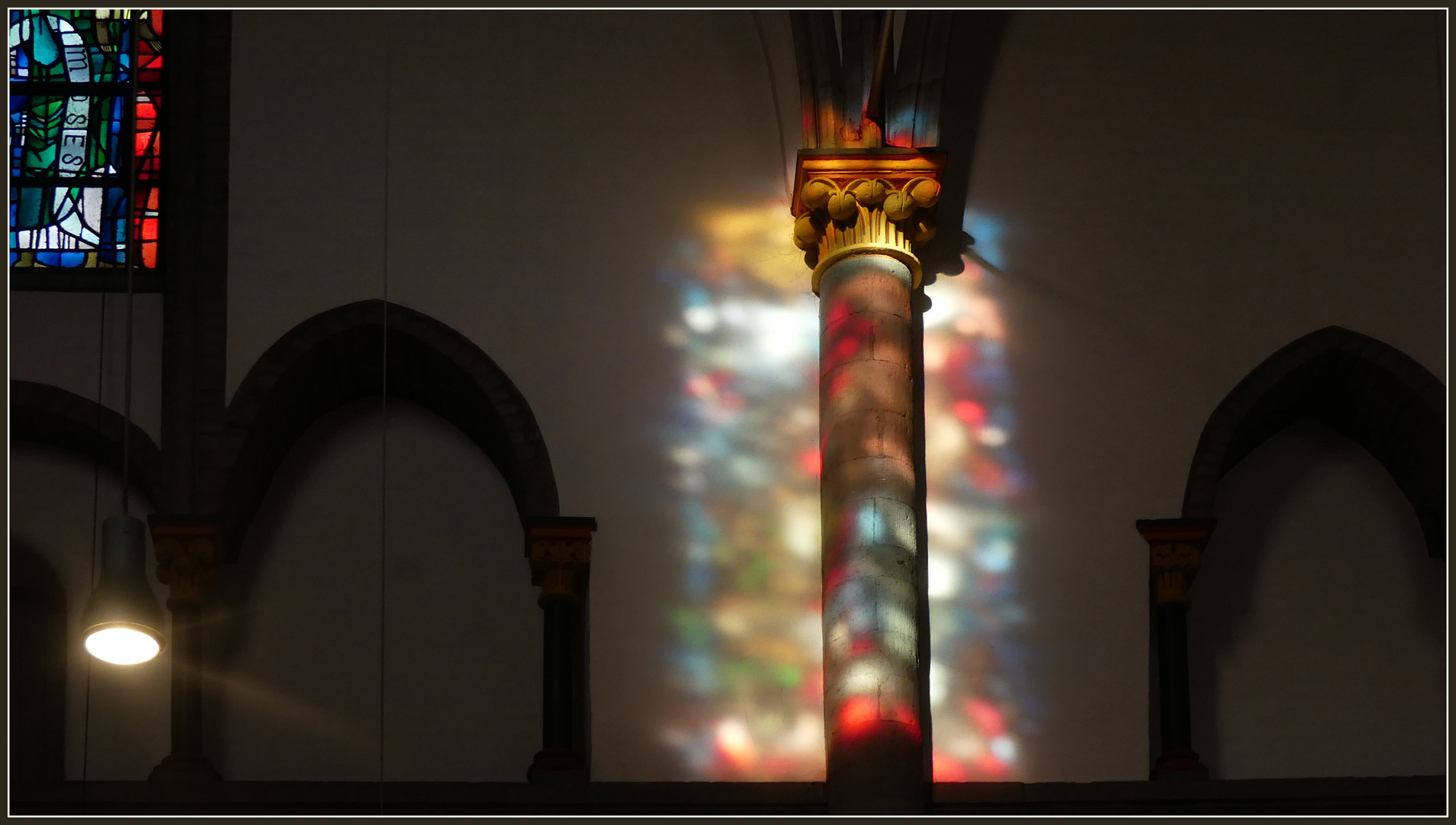 Als die Sonne plötzlich durch das Kirchenfenster schien