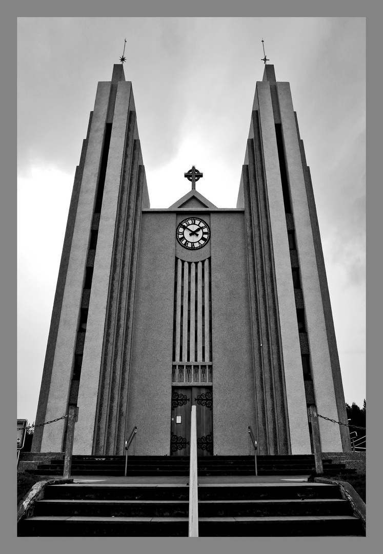 Als Kirche verkleidete Rakete