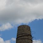 als ob er noch immer raucht, aber es sind nur die Wolken