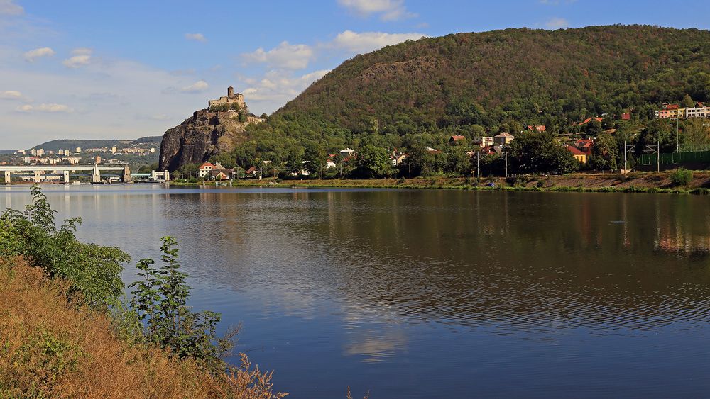 Als Sachse blickt man neidisch auf die Elbe bei Usti nad Labem (Aussig)...