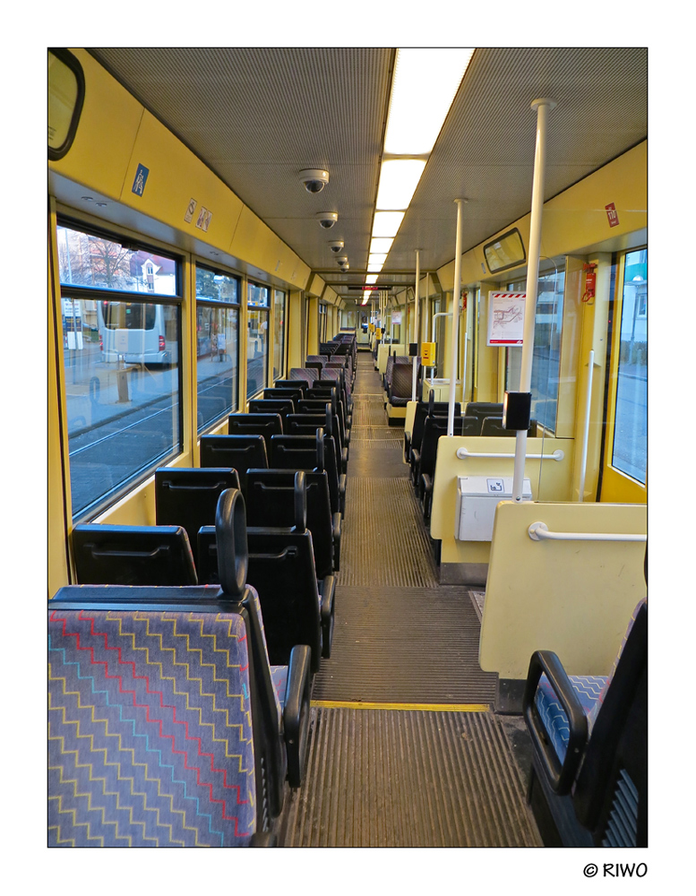 als wir unterhalb des Turmberg in die Strassenbahn einstiegen wahr sie ganz lehr............