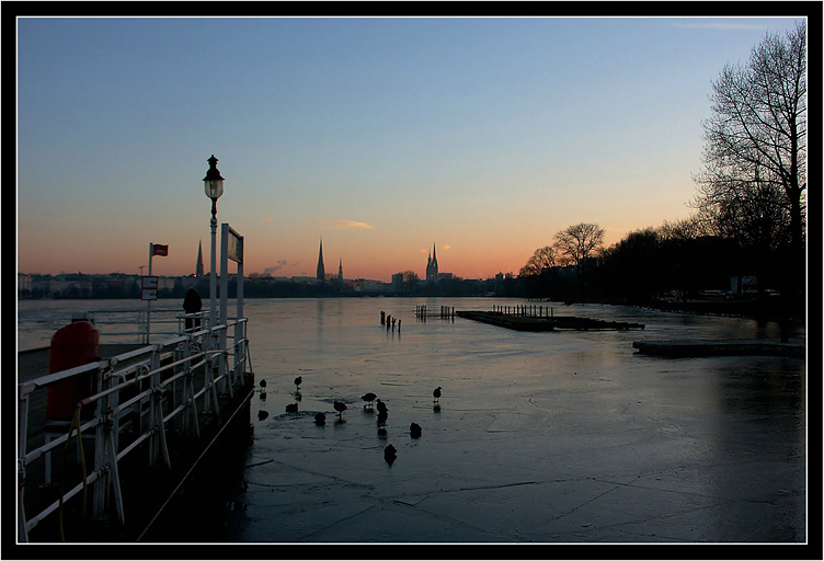 Alster Hamburg - Fähranleger ...