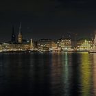 Alster und Rathaus in der Vorweihnachtszeit