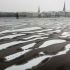 Alster unter Schnee und Eis