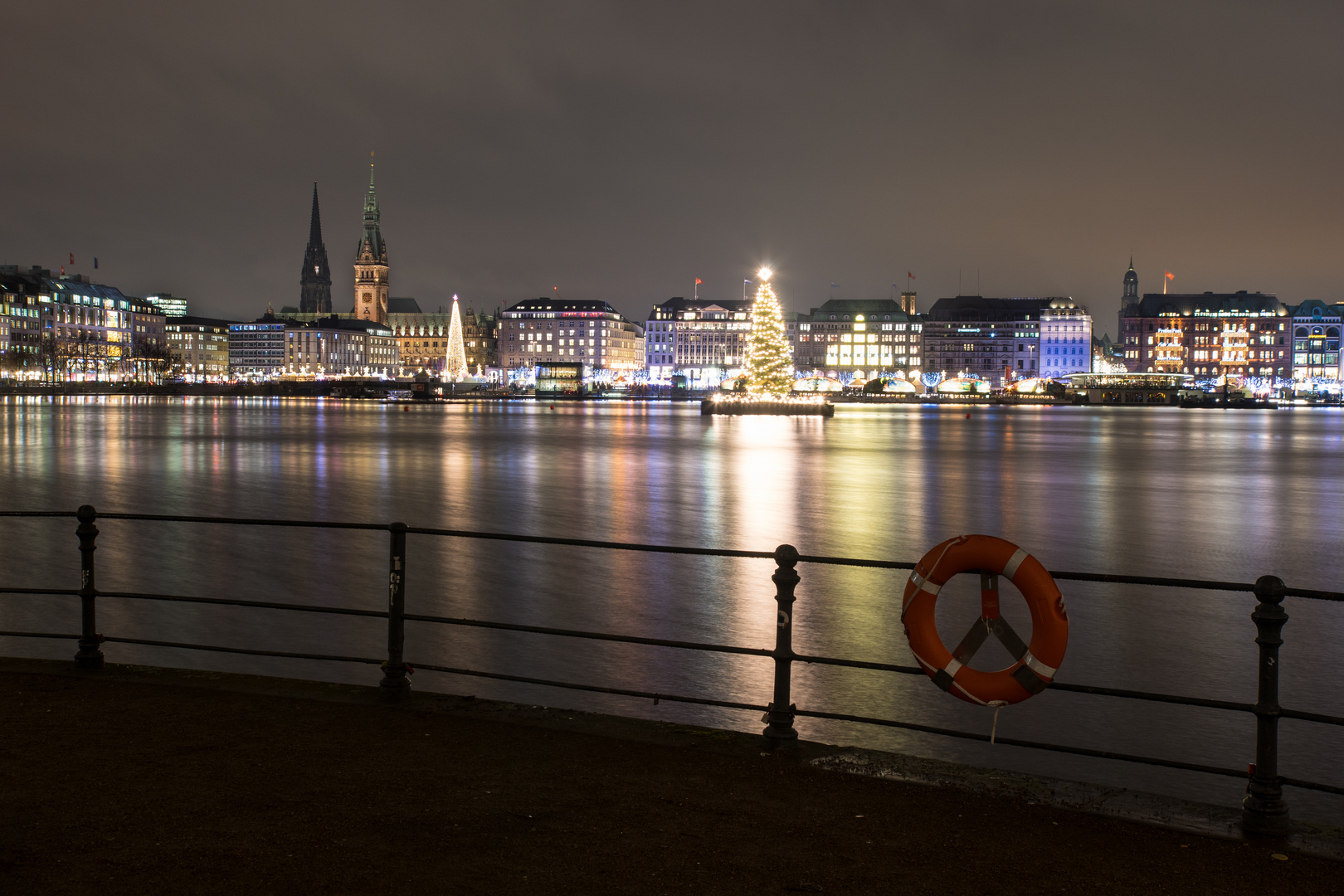 Alster zur Weihnachtszeit