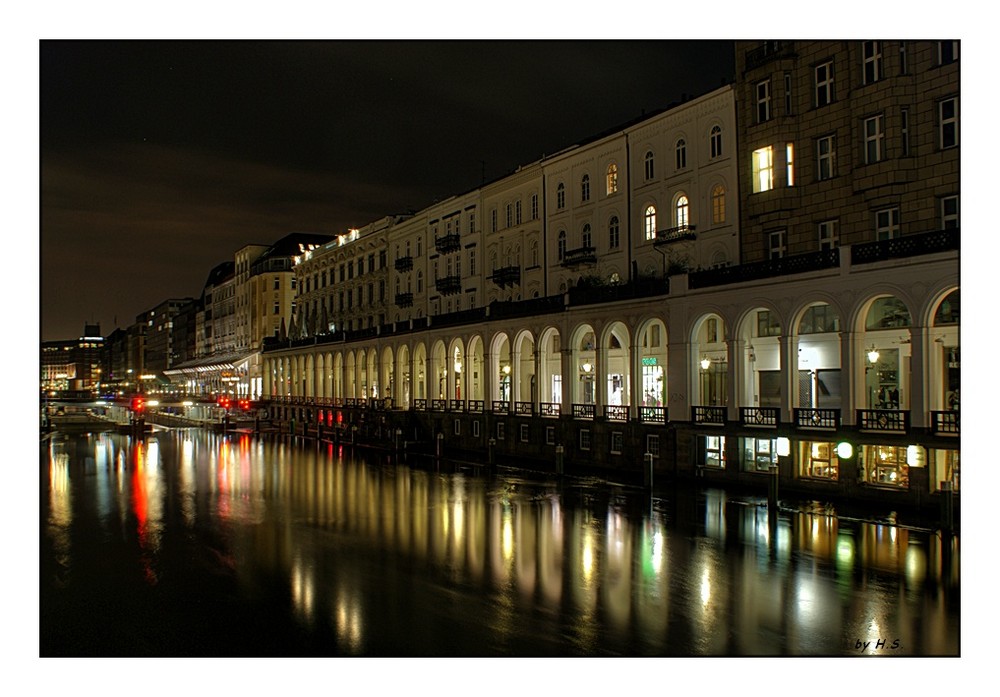 Alsterarkaden at Night