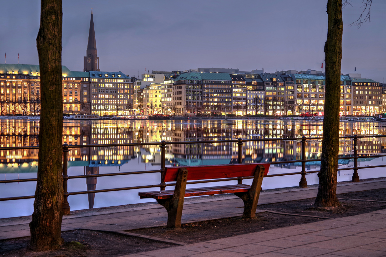 Alsterbank vor Alsterwasser