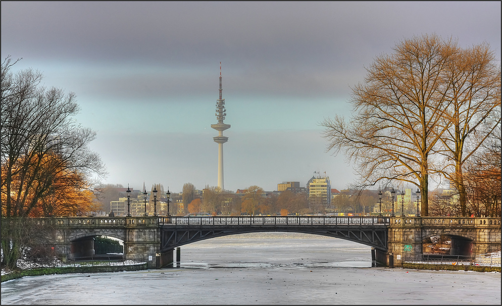 * Alsterbrücke *