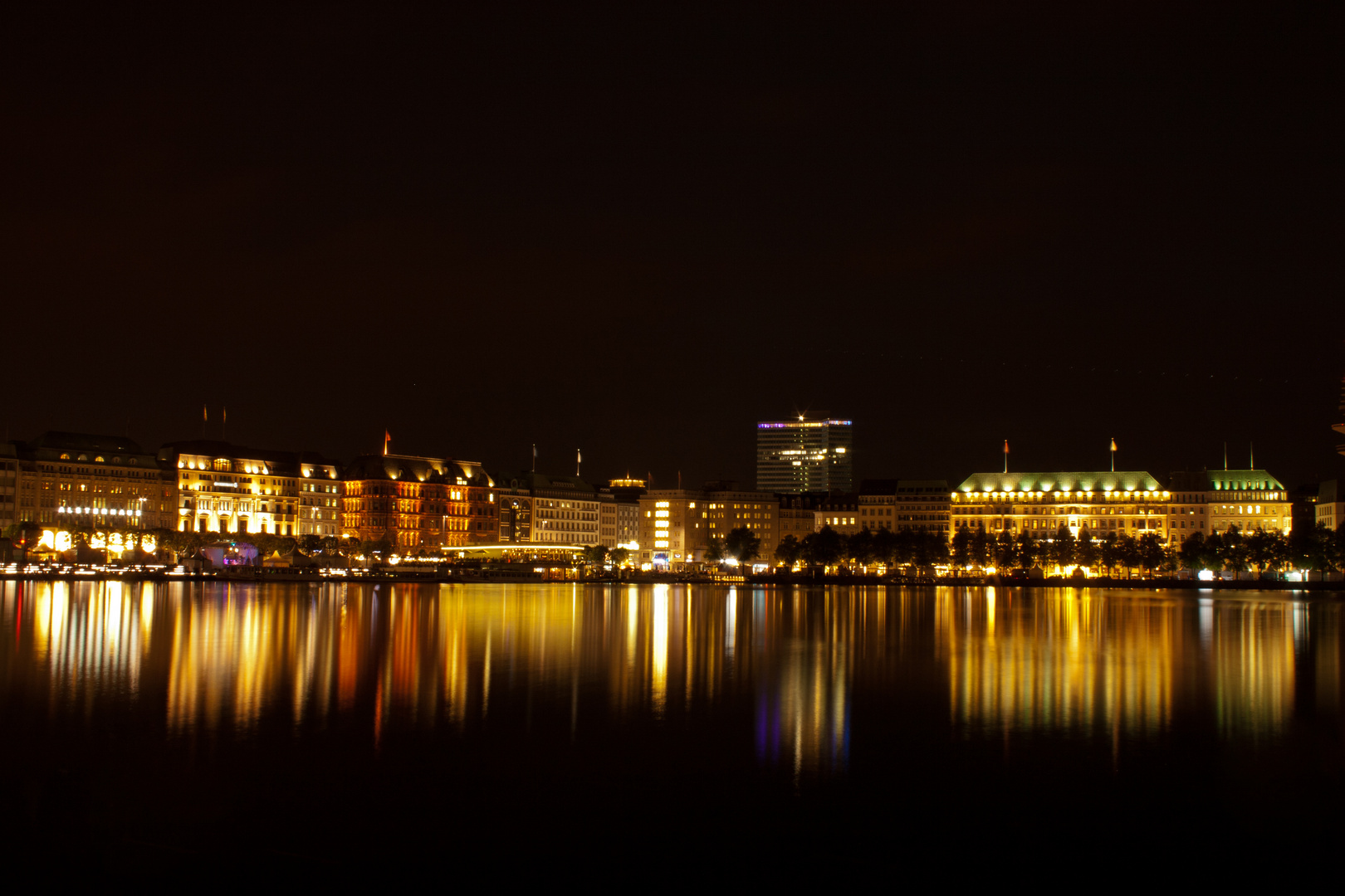 Alsterpanorama nicht bei Tag. ;)