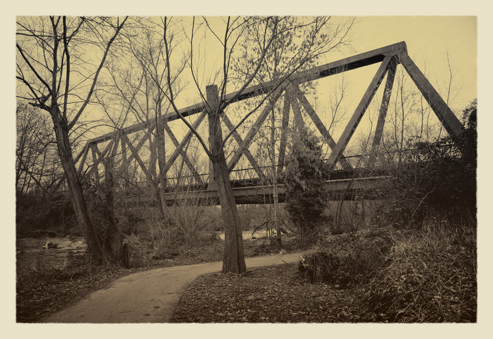 Alt auf alt von vor vier Tagen - Die Dreigurtbrücke in Düren aufgenommen am 19.01.2014