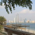 Alt trifft auf modern am Strand von Abu Dhabi