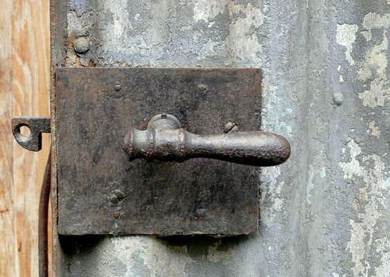 alt und abgeschlossen