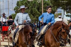 Alt und Jung reiten bei der Feria Chiclana