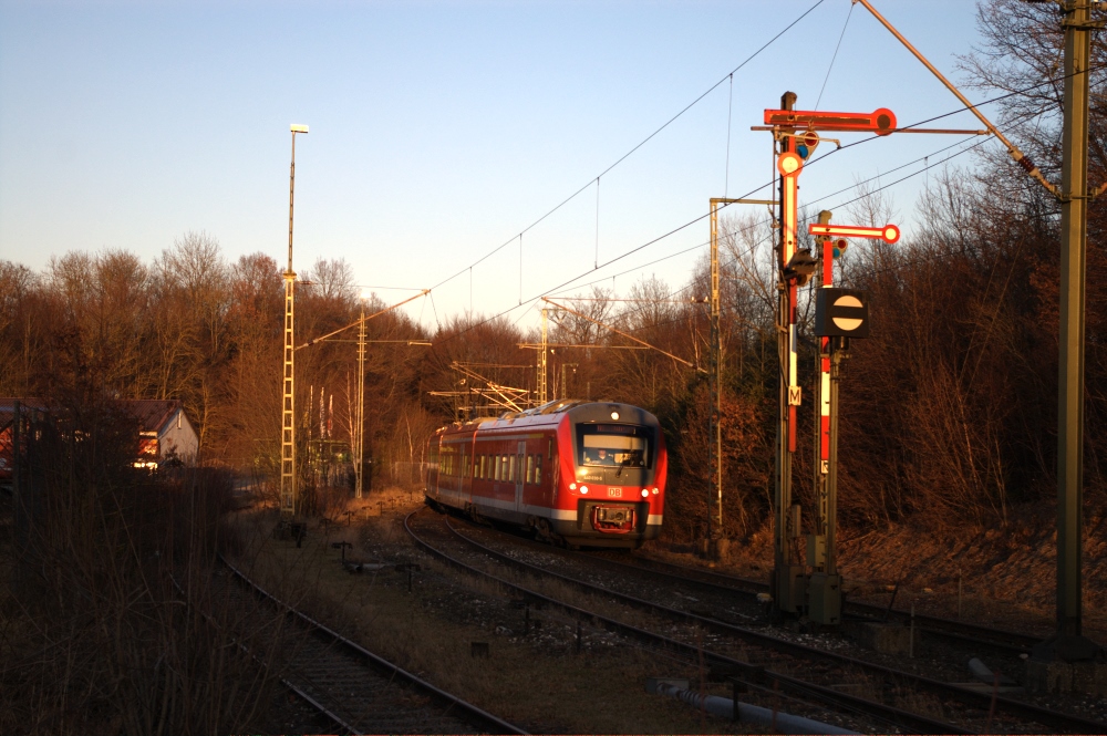 Alt und neu im letzten Abendlicht