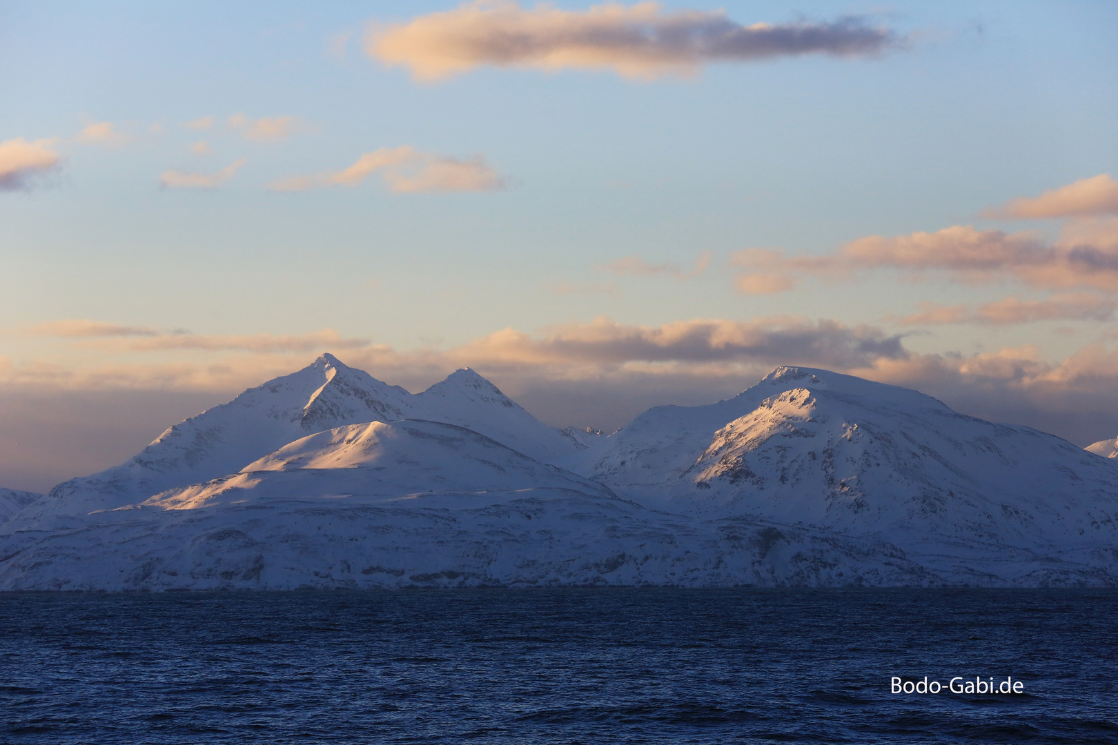 Altafjord im Sonnenaufgang