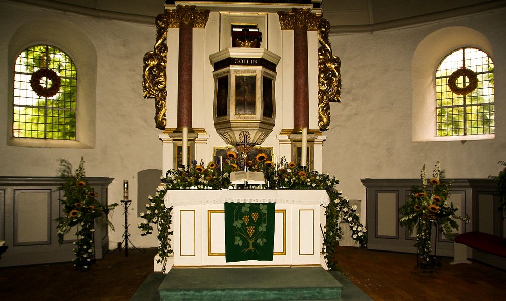 Altar .....